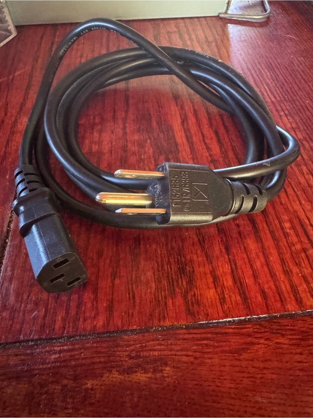 Standard 3-prong AC power cord NEMA 5-15P, 10A 125V
